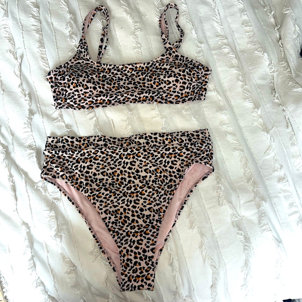 Leopard print high waisted bikini. Size XL.